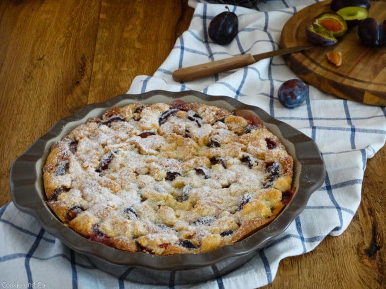 Schneller Zwetschgenkuchen mit Streuseln