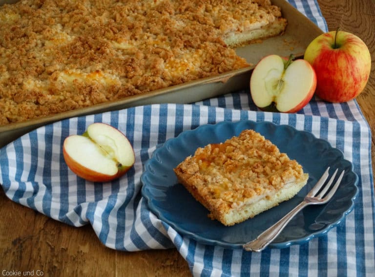 Apfel-Streuselkuchen mit Pudding