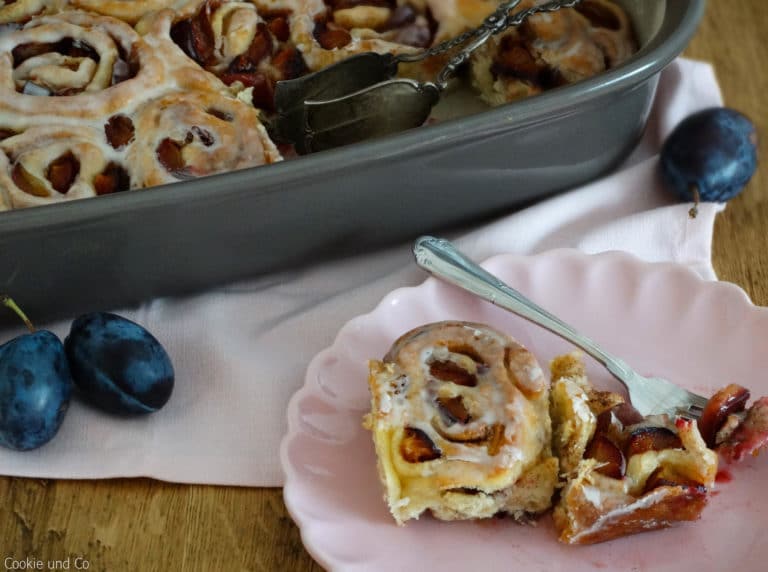 Zimtschnecken mit Zwetschgen