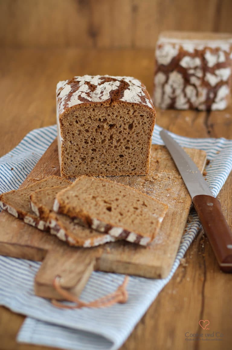 Rustikales Mischbrot mit Lichtkornroggen