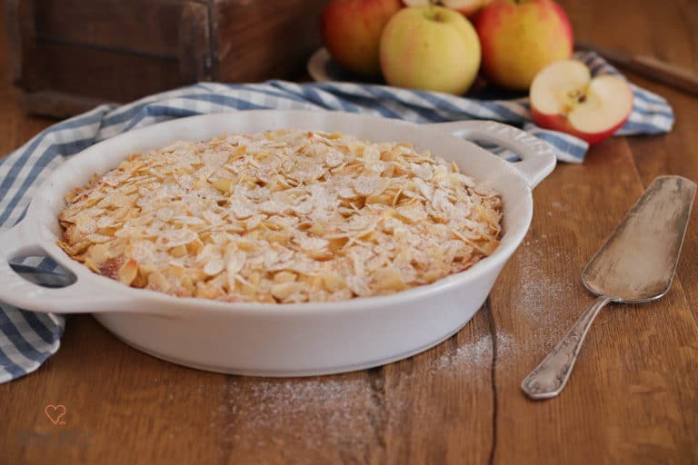 Versunkener Apfel-Mandel-Kuchen mit Marzipan-1