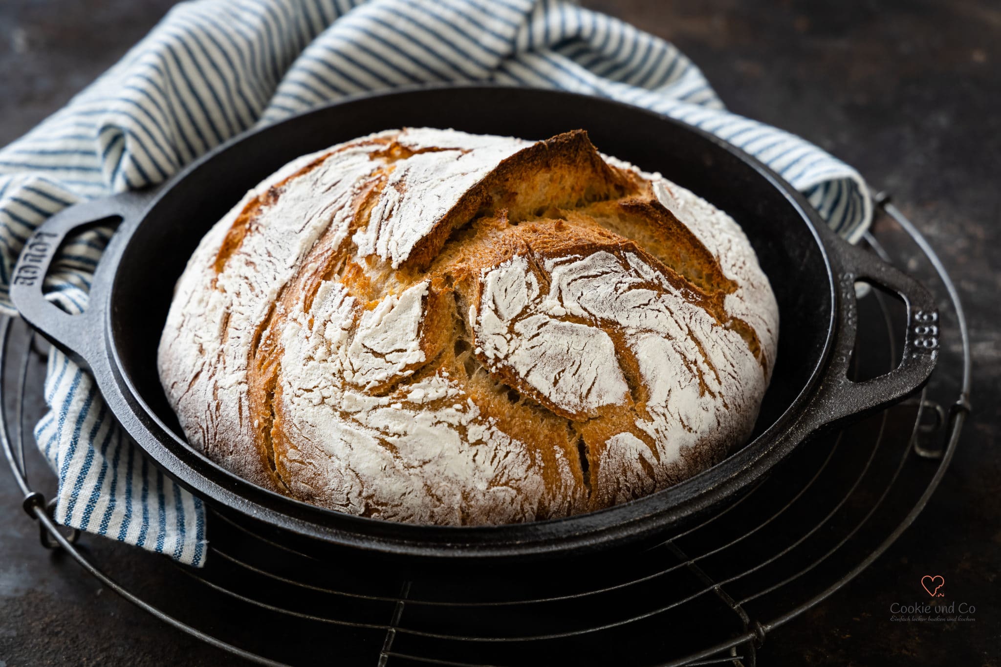 Französisches Landbrot mit Übernachtgare und ohne Hefe, auch als Topfbrot möglich