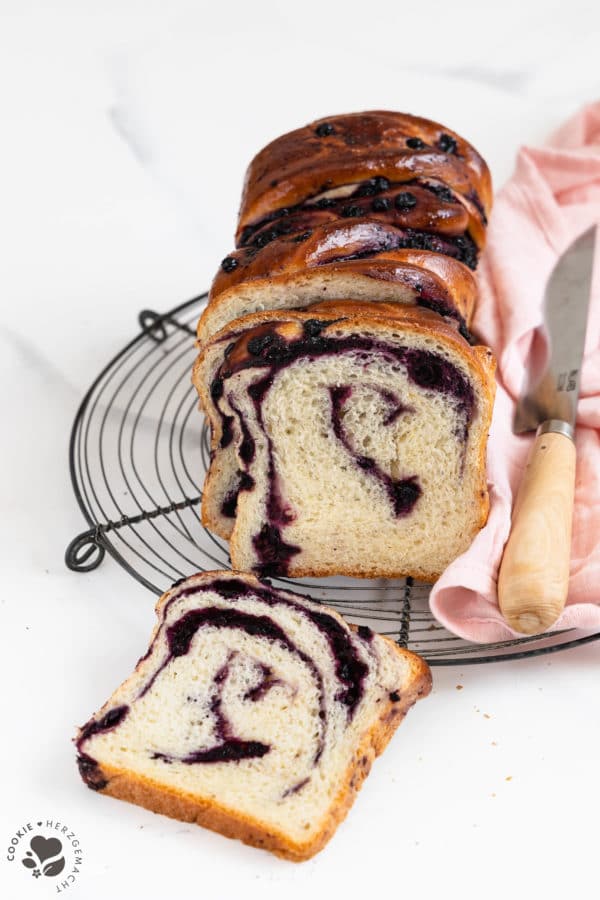 Heidelbeer-Buttermilch-Babka