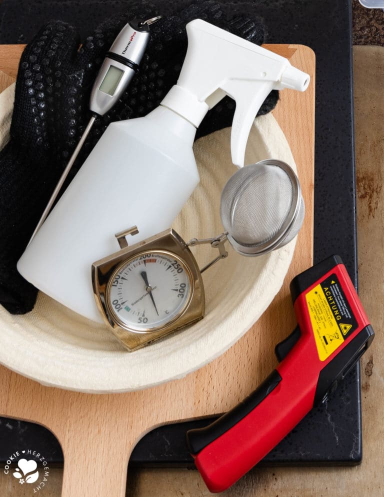 Brotbackzubehör mit Thermometer zur Messung der Teigtemperatur