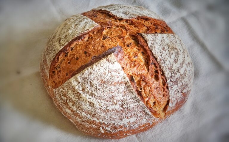 Ein einfaches No-Knead Brot mit bunt gemischten Zutaten.